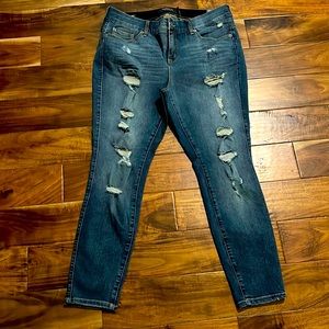 TORRID bombshell skinny distressed jeans size 16 short. NWT
